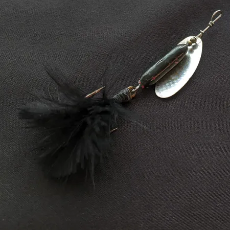Yakima Bait Worden’s Original Rooster Tail, 8g, nikelis/juoda, sukriukė #21662
