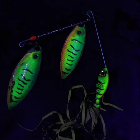 Wahoo Prizm, 19g Fire tiger UV, Spinnerbait masalas #23039