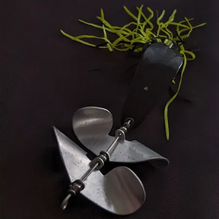 Strike King Timber King, 14g, juoda/geltona, nežolėjanti blizgė su propeleriu #23269