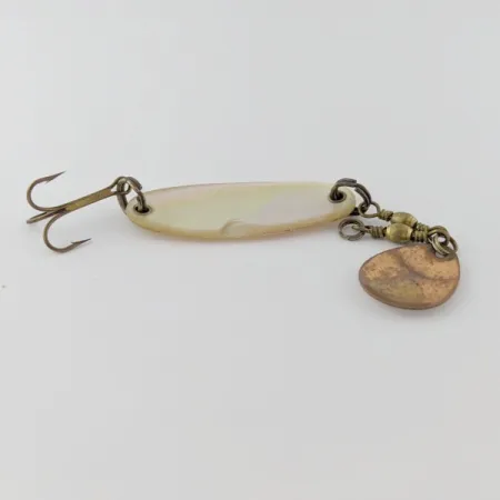 Pflueger Pearl Spoon, perlamutrinė, 7g, blizgė #24320