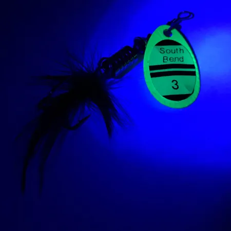 South Bend 3 UV Sukrė, UV žalia, 7g, Puoštas trišakis, #4186