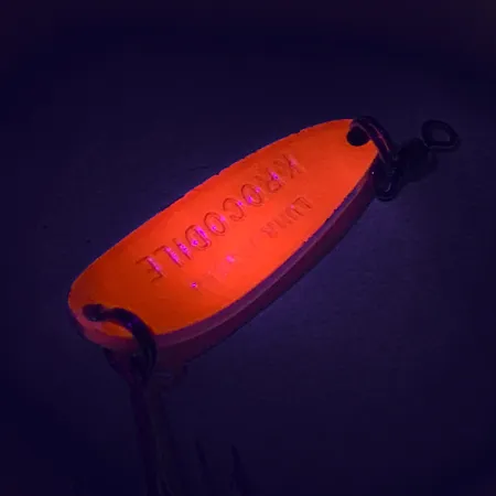 Luhr Jensen Krocodile UV Blizgė, Raudona / Juoda, 9g, UV, #7485